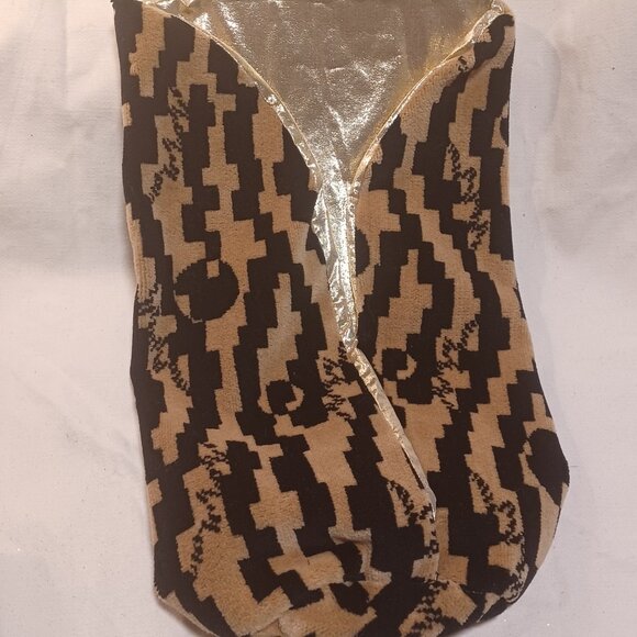 Sumptuous, Sophisticated, Elegant Bottle Bag - Picture 4 of 4